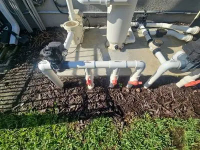 Pool equipment plumbing with several ball valves