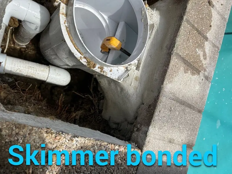 New skimmer bonded to the back of the pool shell